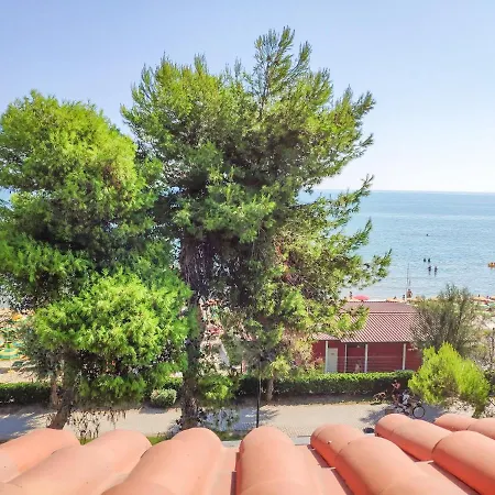 Daire Homiday - Pinetina Pineto