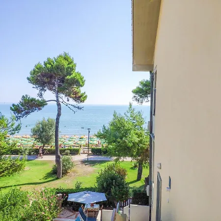 Homiday - Pinetina Apartment Pineto
